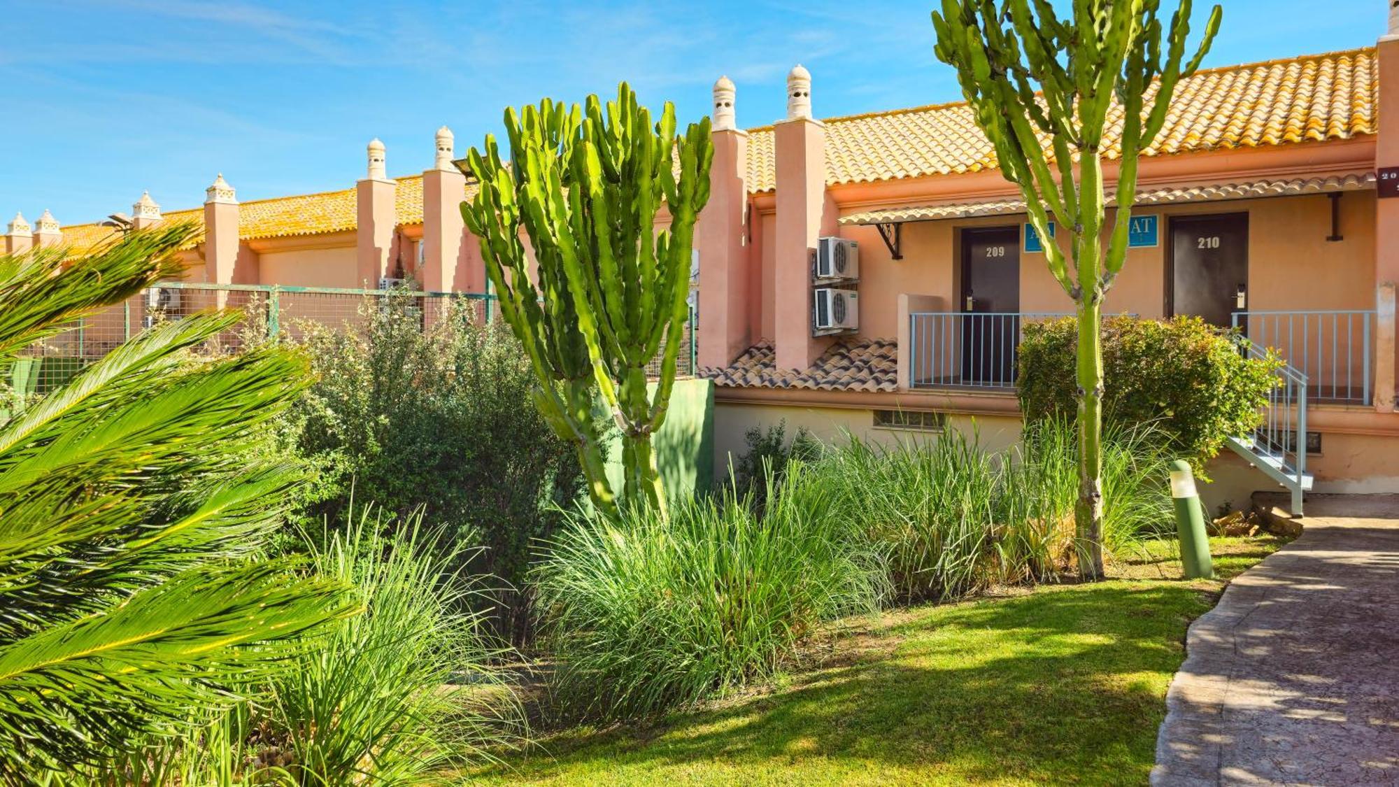 Zahara Sol Villas Y Apartamentos By Qhotels Zahara de los Atunes Luaran gambar